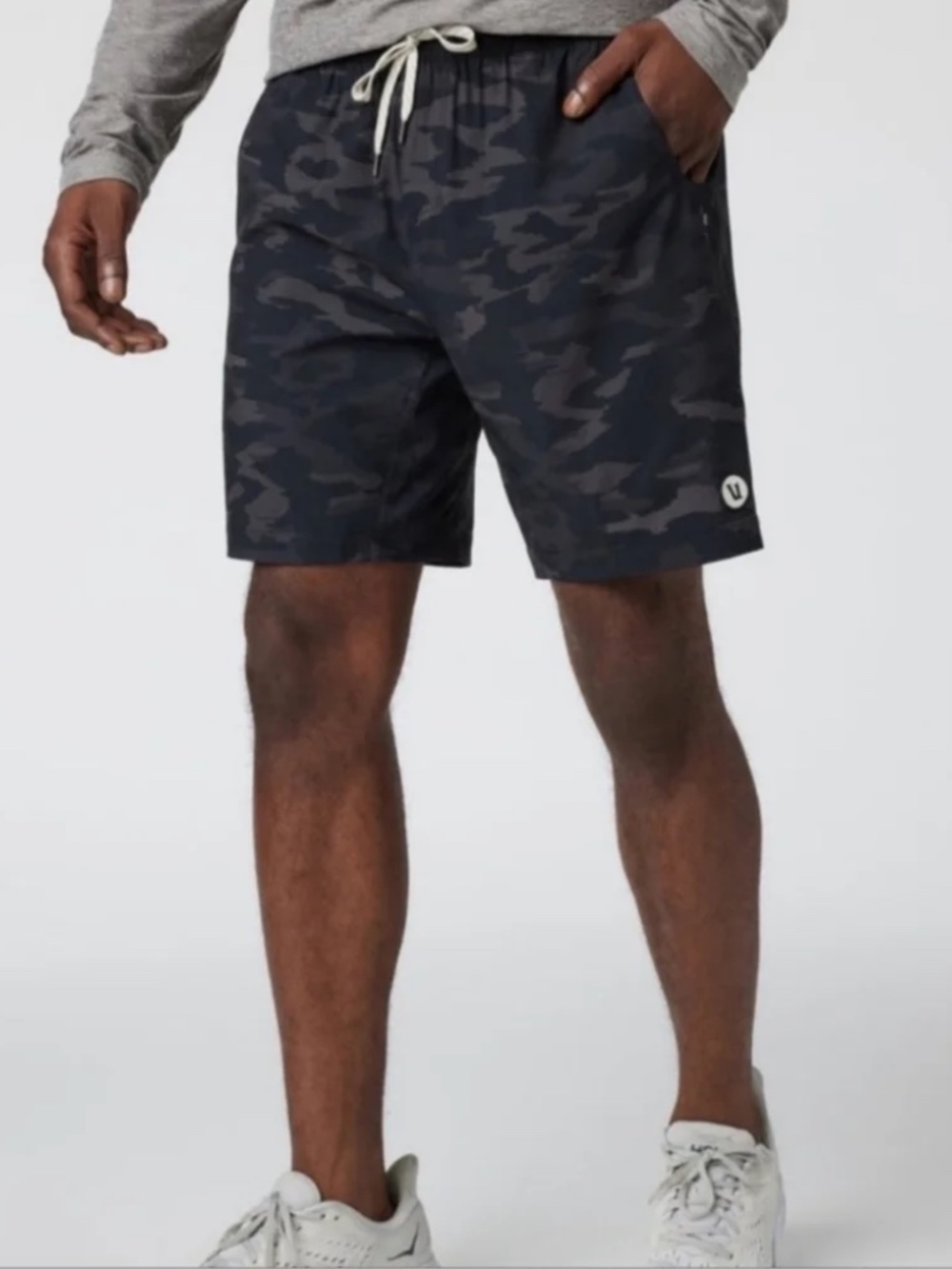 Vuori Men's Kore Short Lined 7.5" (V302) - size small - NWT